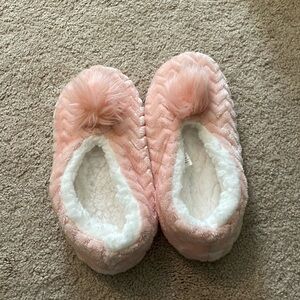 Pull on slippers